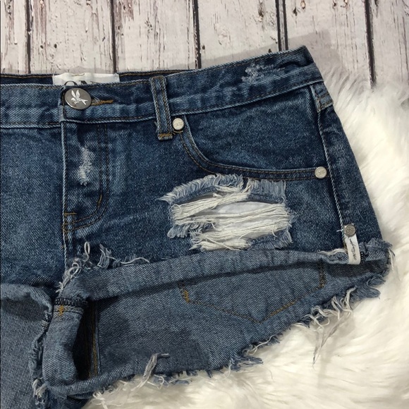 One Teaspoon Trash Whores Distressed Jean Shorts - Picture 5 of 10